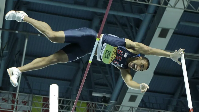 Ashton Eaton na tyčce