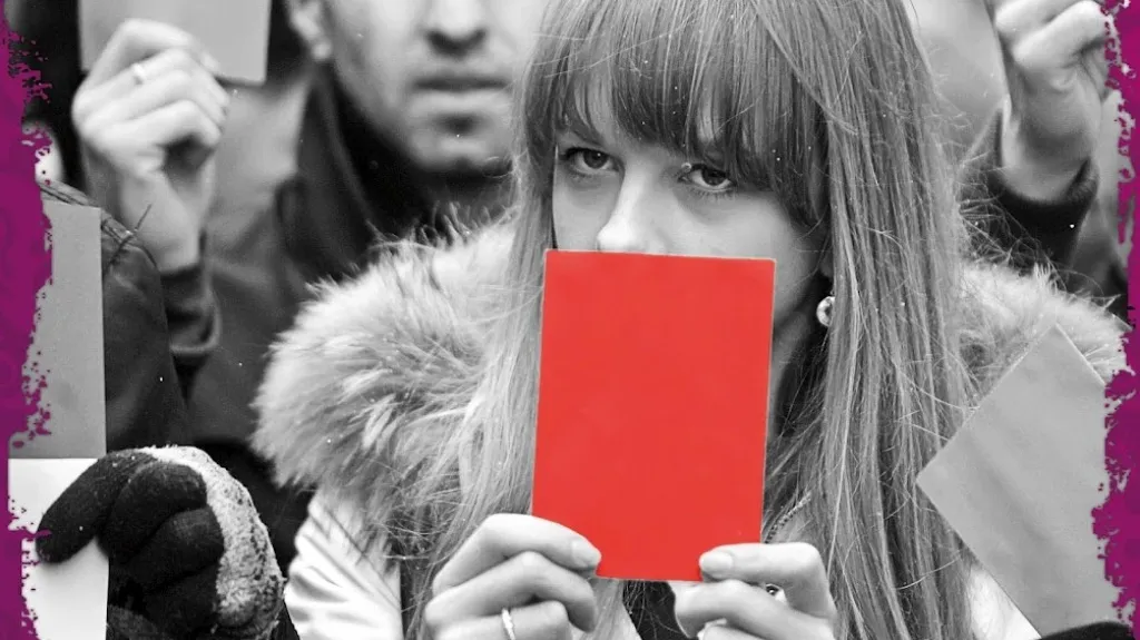 Lidská práva v ofsajdu / Dívka dává vládě červenou kartu