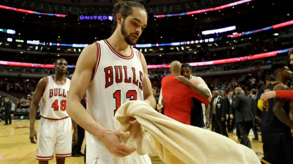 Zklamaný Joakim Noah z Chicaga
