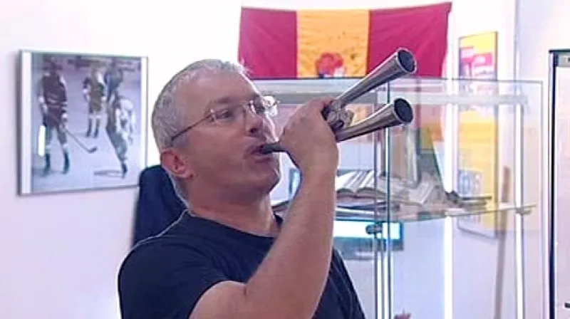 Historická houkačka jedné z velkých fanynek, paní Kučerové