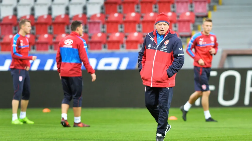 Karel Jarolím na tréninku fotbalové reprezentace
