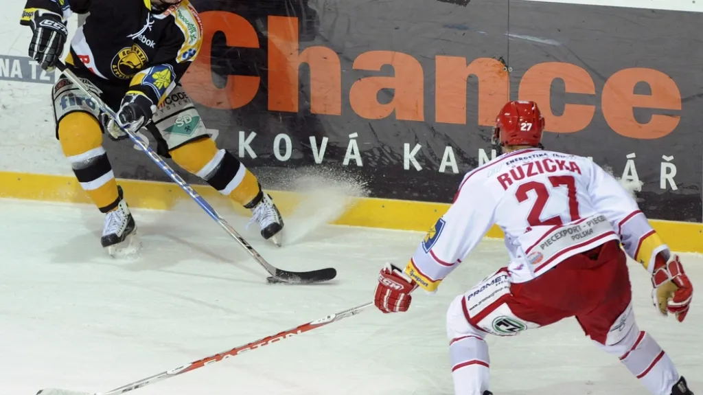 Viktor Hübl v utkání s Třincem