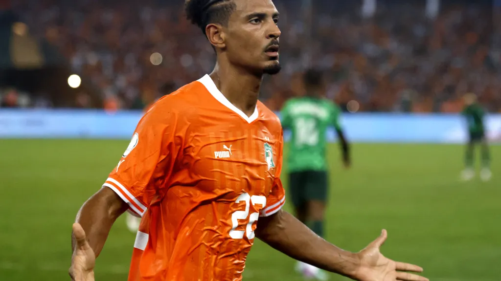 Sebastien Haller oslavuje vítězný gól finále mistrovtsví Afriky
