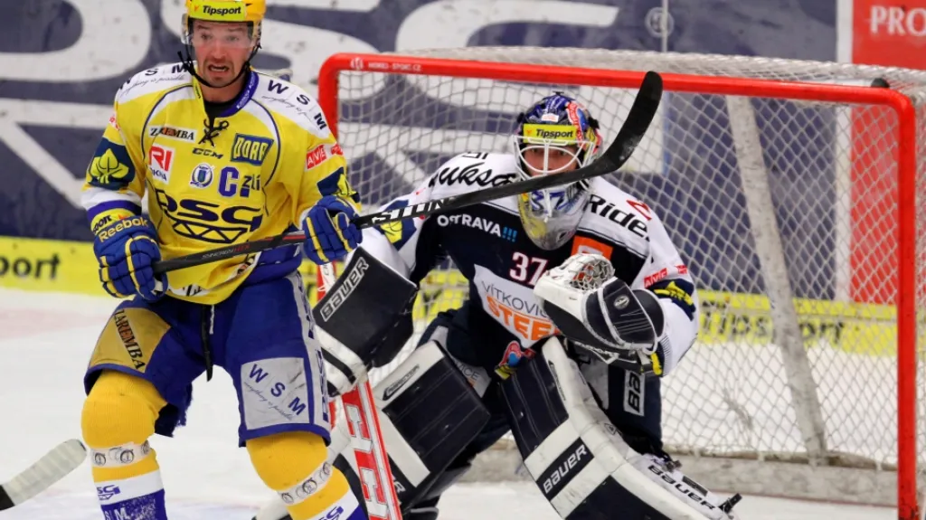 Petr Čajánek v utkání s Vítkovicemi