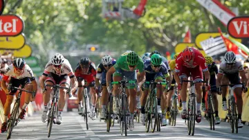 Peter Sagan (v zeleném) zvítězil v 16. etapě Tour de France