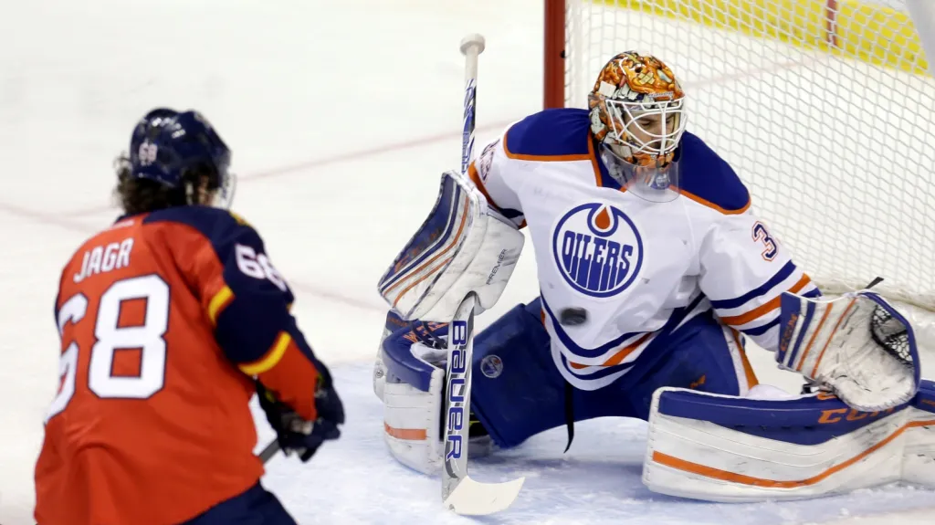 Jaromír Jágr v utkání s Edmontonem