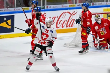 Dominik Egli slaví gól v české síti