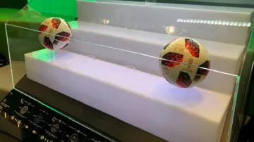 Čekání na míč pro finále...