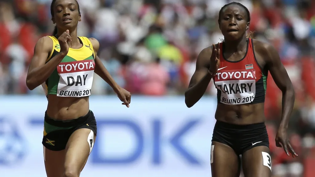 Joyce Zakaryová (vpravo)