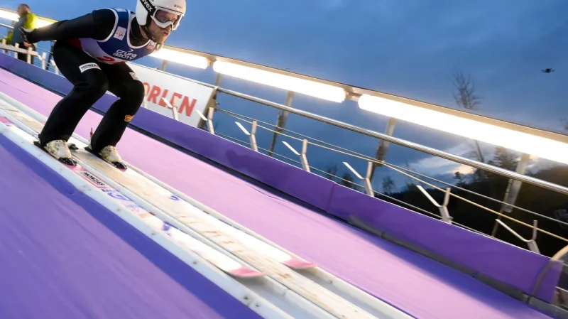 Skok Romana Koudelky v 1. kole ve Wisle