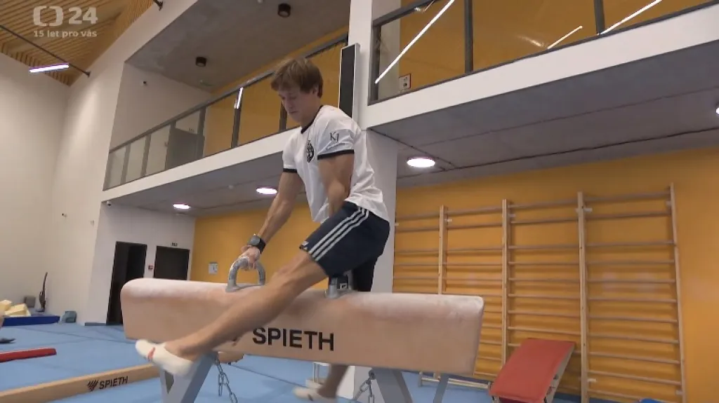 Petrov vyhrál pro Albánii, trénuje ale v Česku