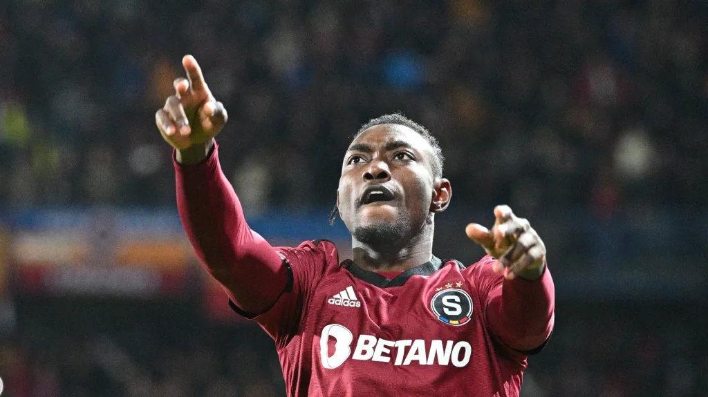 Střelec vítězné branky Victor Olatunji