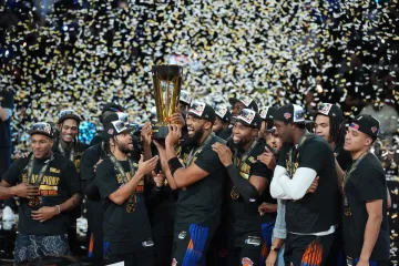 Basketbalisté New York Nicks se radují ze zisku NBA Cupu