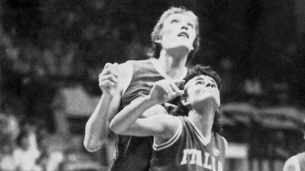 Uljana Semjonovová v souboji s Italkou Stefanií Passarovou