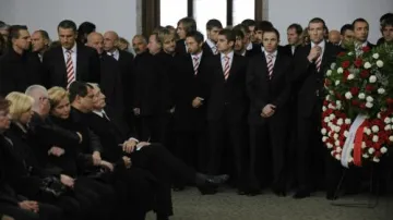 S legendárním fotbalistou se loučily stovky lidí