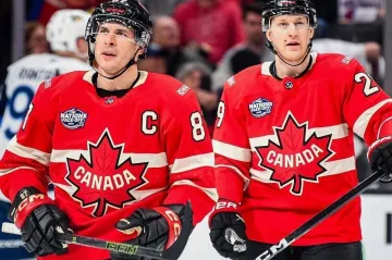 Sidney Crosby a Nathan MacKinnon