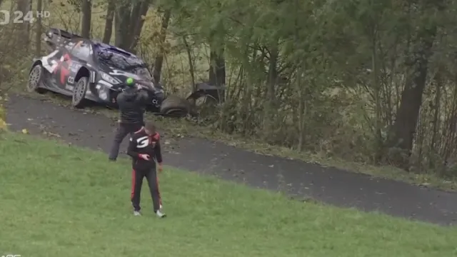 Ogier na Středoevropské rallye havaroval