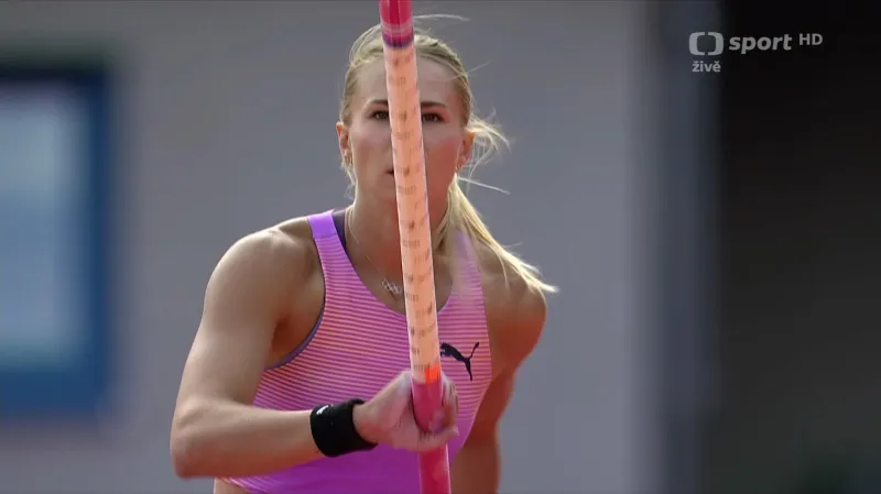 Švábíková vyhrála na Zlaté tretře soutěž tyčkařek