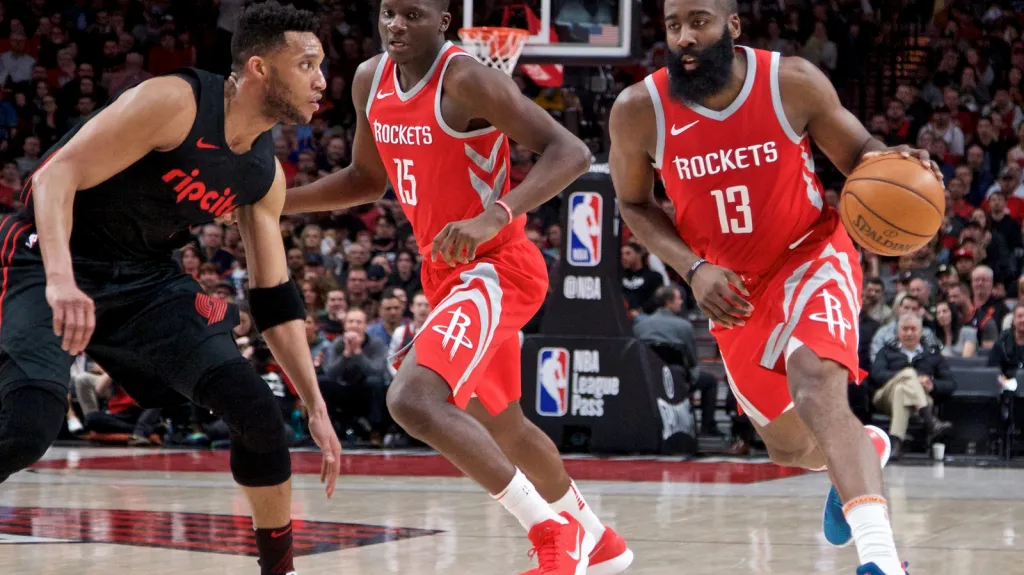 James Harden v utkání proti Portlandu