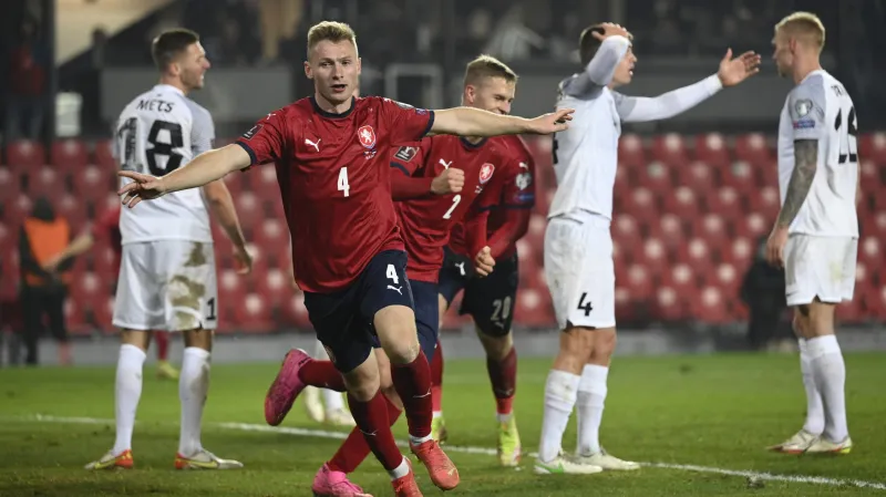 Jakub Brabec slaví trefu v síti Estonska