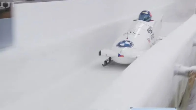 Dvořák je v polovině MS sedmnáctý