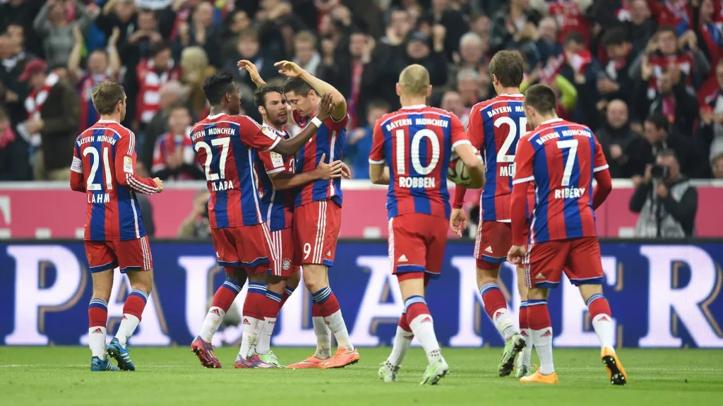 Slavící fotbalisté Bayernu Mnichov