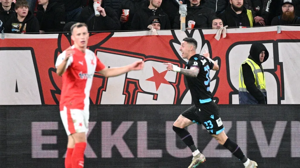Erik Jirka z Plzně se raduje po gólu v síti Slavie