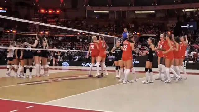 Těsná koncovka semifinále MS volejbalistek USA – Turecko