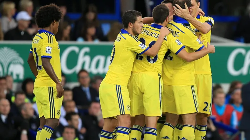 Slavící fotbalisté Chelsea