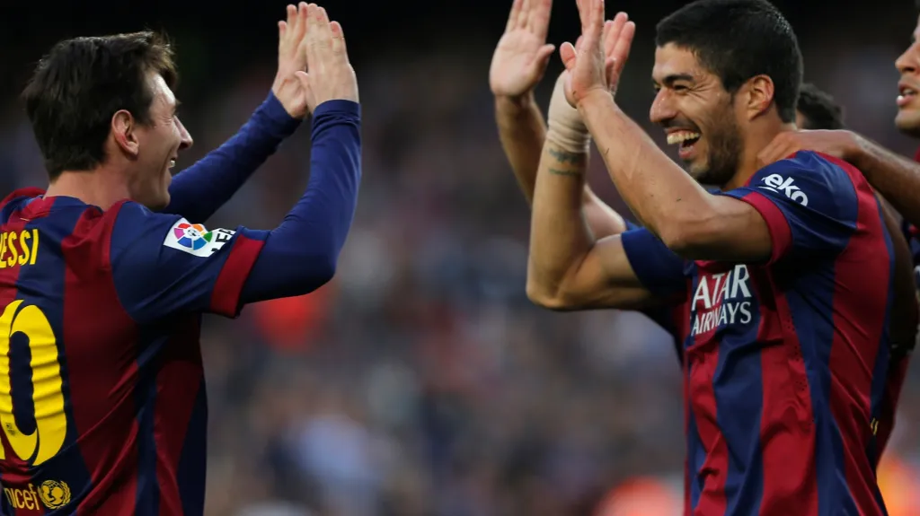 Lionel Messi (vlevo) slaví společně s Luisem Suárezem vstřelenou branku