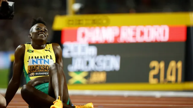 Nový rekord MS na 200 m a zlatá obhajoba Shericky Jacksonové