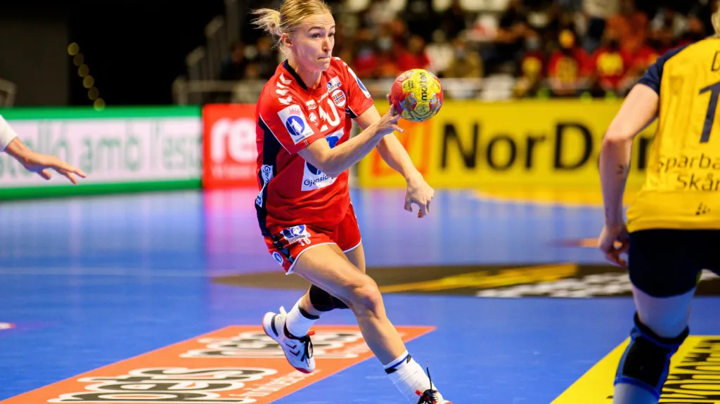 Stine Bredal Oftedalová z Norska v akci