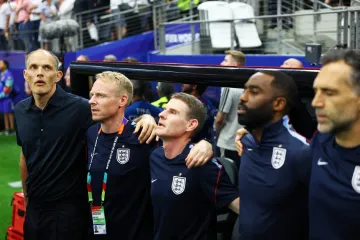 Thomas Tuchel při anglické hymně před zápasem s Chorvatskem