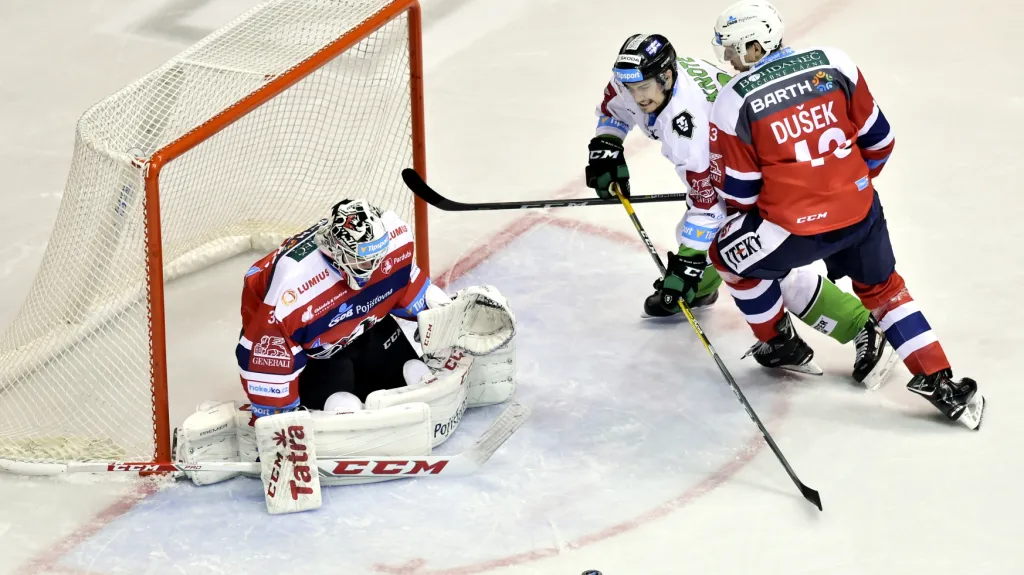 Pardubický brankář Milan Klouček v utkání proti Mladé Boleslavi