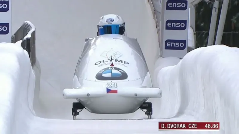 Jízda čtyřbobu Dvořáka v 1. kole SP v Altenbergu