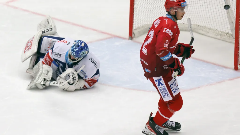 Třinecký mladík Pavel Matěj rozhoduje nájezdy proti Brnu