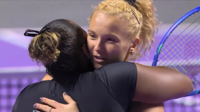 Siniaková s Townsendovou mají semifinále na dosah