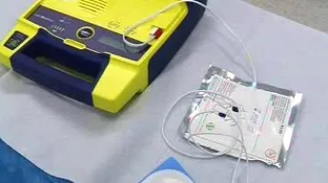 Mobilní defibrilátor