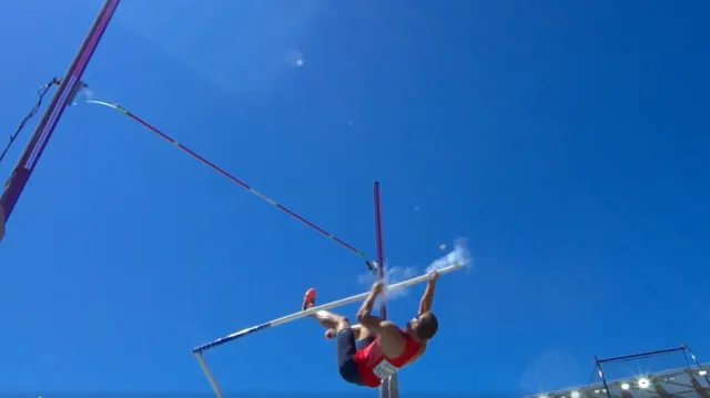 Úspěšný pokus a pak zlomená tyč desetibojaře Sýkory