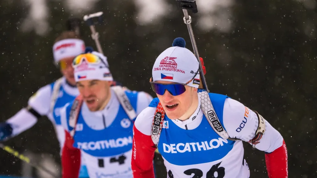 Tomáš Mikyska, za ním Michal Krčmář