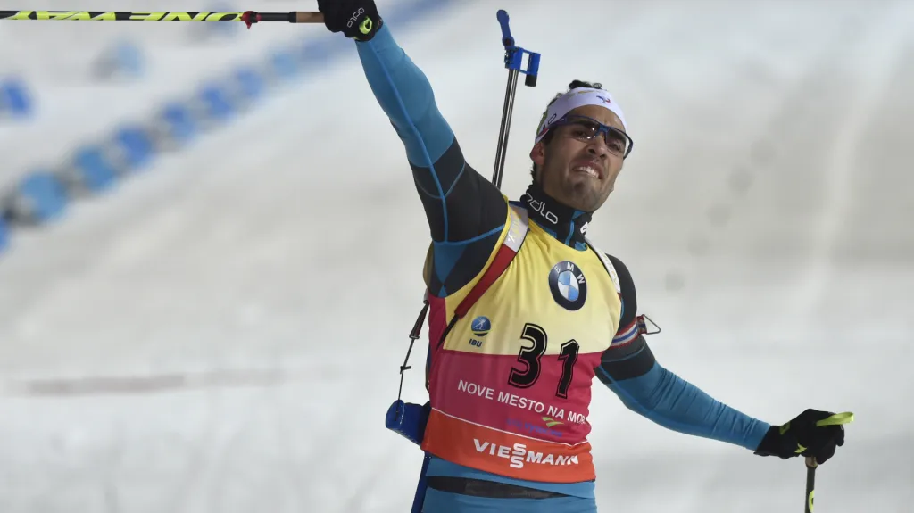 Martin Fourcade se raduje z dalšího triumfu