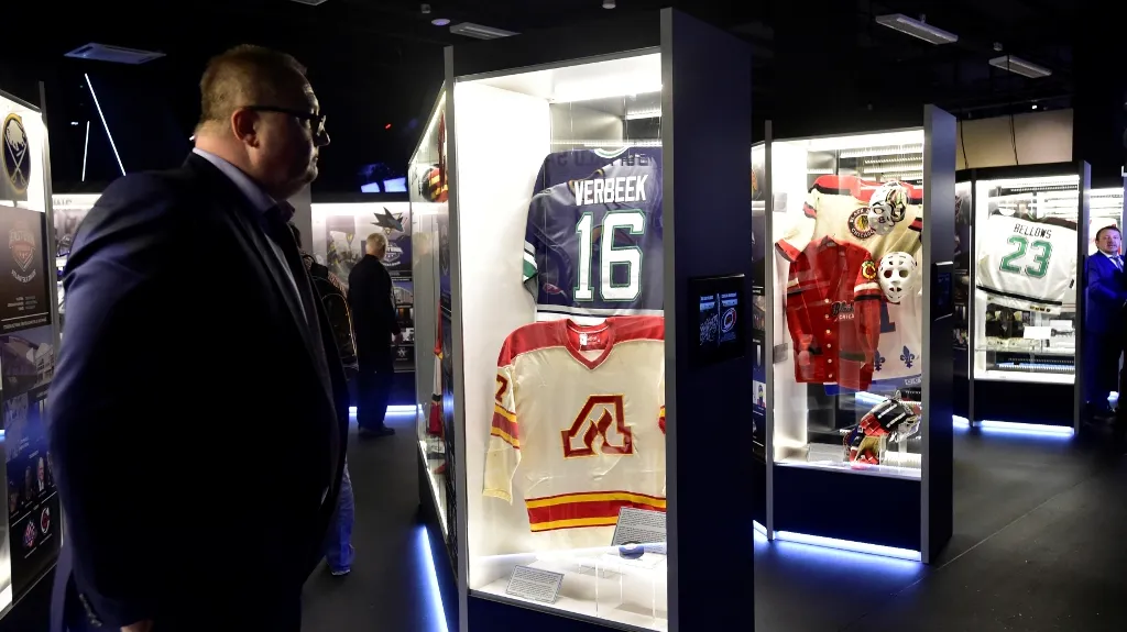Výstava 100 let NHL v Síni slávy