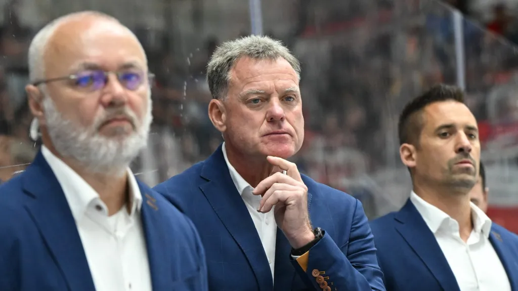 Reprezentační kouč Radim Rulík (uprostřed)