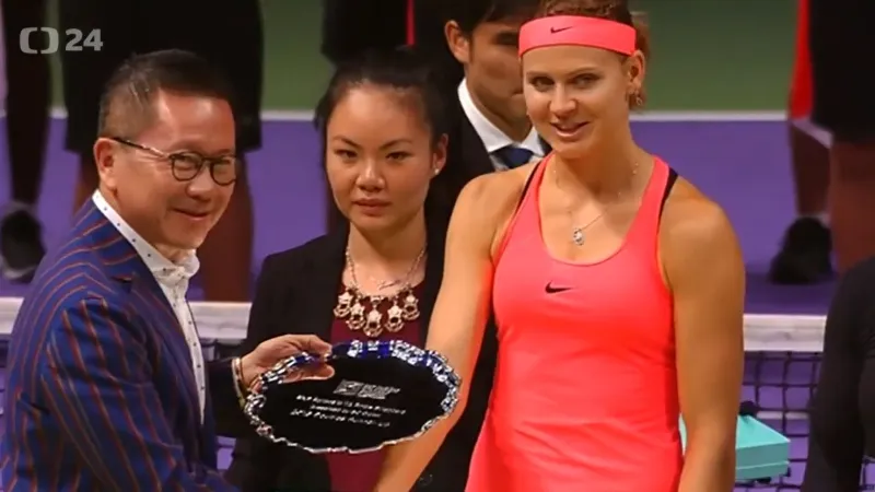 Sestřih utkání Matteková-Sandsová, Šafářová - Makarovová, Vesninová