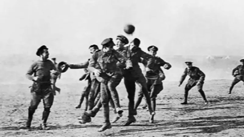 Vánoční příměří 1914: Svátky byly silnější než válka a nepřátelství