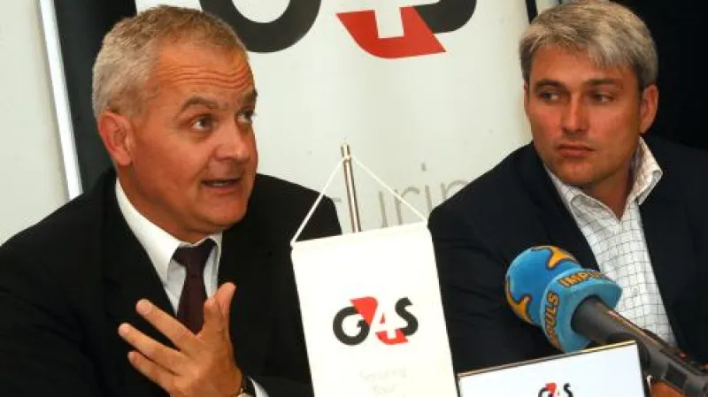 Manažer a předseda představenstva společnosti G4S Secure Solutions Ivan Konečný (vlevo) a generální ředitel a předseda představenstva marketingové společnosti Českomoravského fotbalového svazu STES, a.s. David Dušek