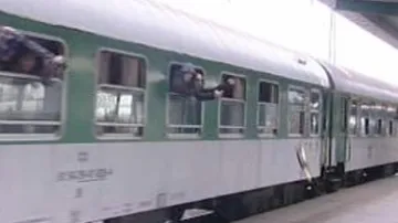 Letící skleněná lahev