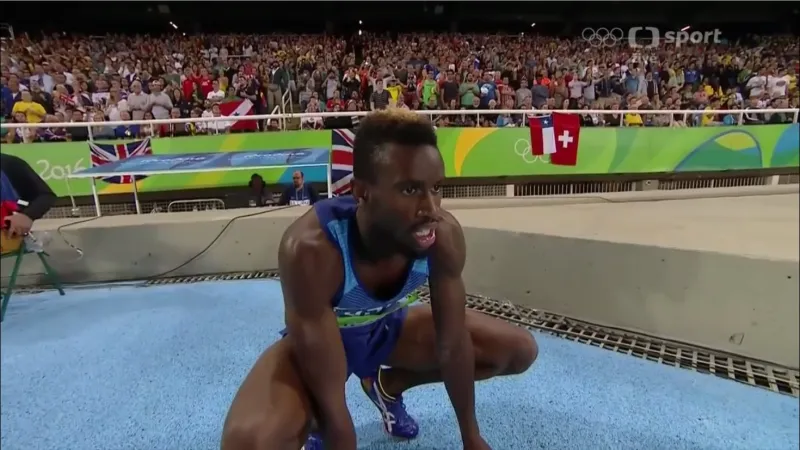 Dramatický závěr finále skoku do dálky