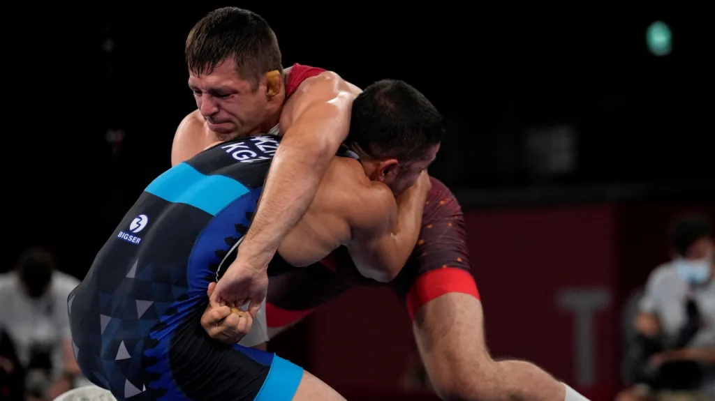 Finále řecko-římského zápasu kategorie do 77 kg