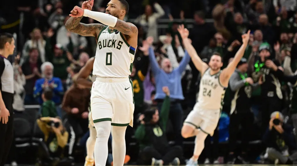 Damian Lillard slaví vítěznou trojku